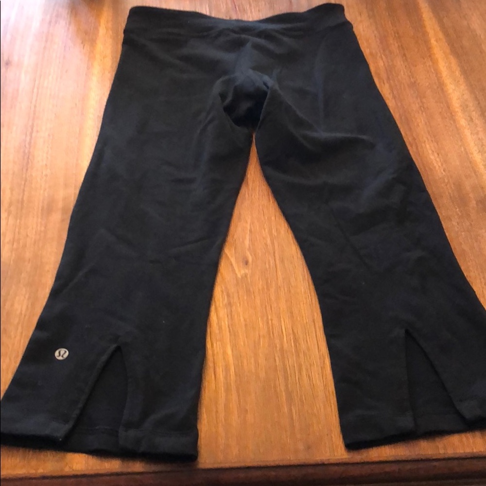 Lululemon black crop pants